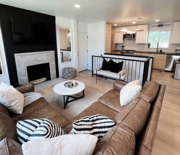 From One Home to Big Potential: Jordan &amp; Holly Tilley’s Hosteeva Experience